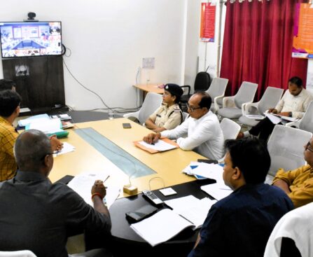 अमिताभ जैन ने वीडियो कान्फ्रेंसिंग से कार्यों की समीक्षा की